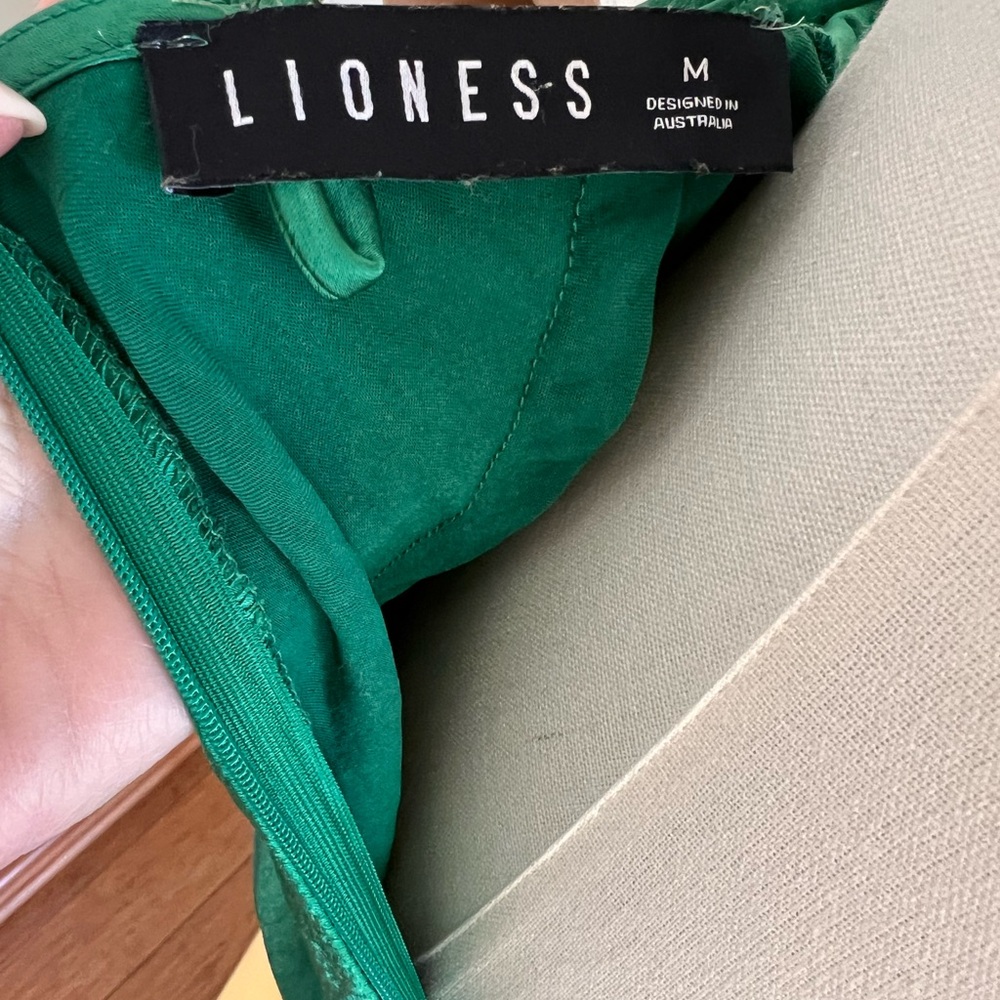 LIONESS WALK THE LINE MIDI GREEN DRESS SIDE SLIT SILKY SOFT COWL NECK 90’s Y2K - Picture 13 of 16